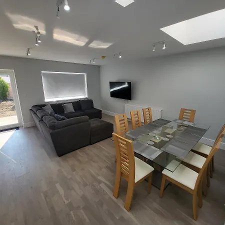High Spec Large 6 Bedroom House! Kingston upon Thames  Exterior photo