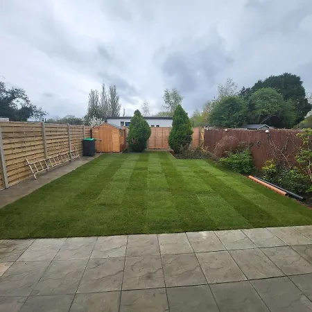 High Spec Large 6 Bedroom House! Kingston upon Thames  Exterior photo