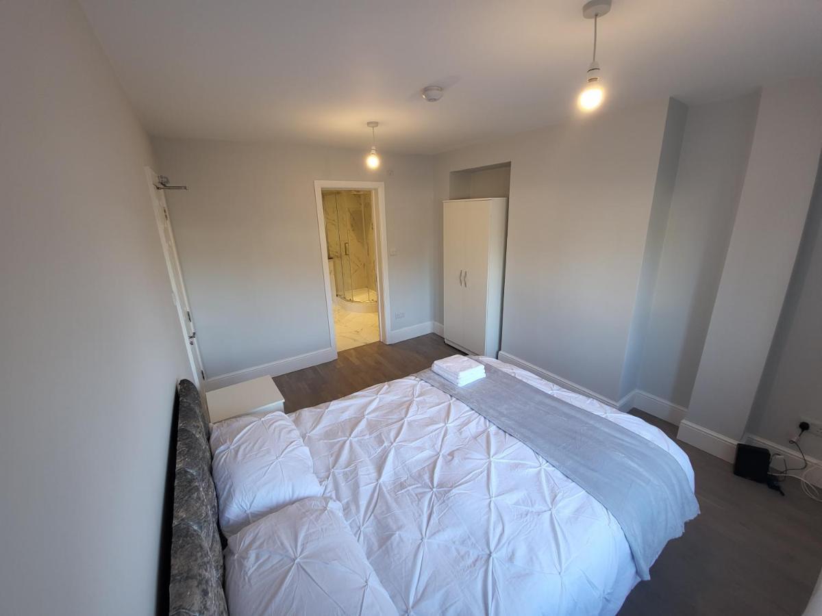 High Spec Large 6 Bedroom House! Kingston upon Thames (Greater London)