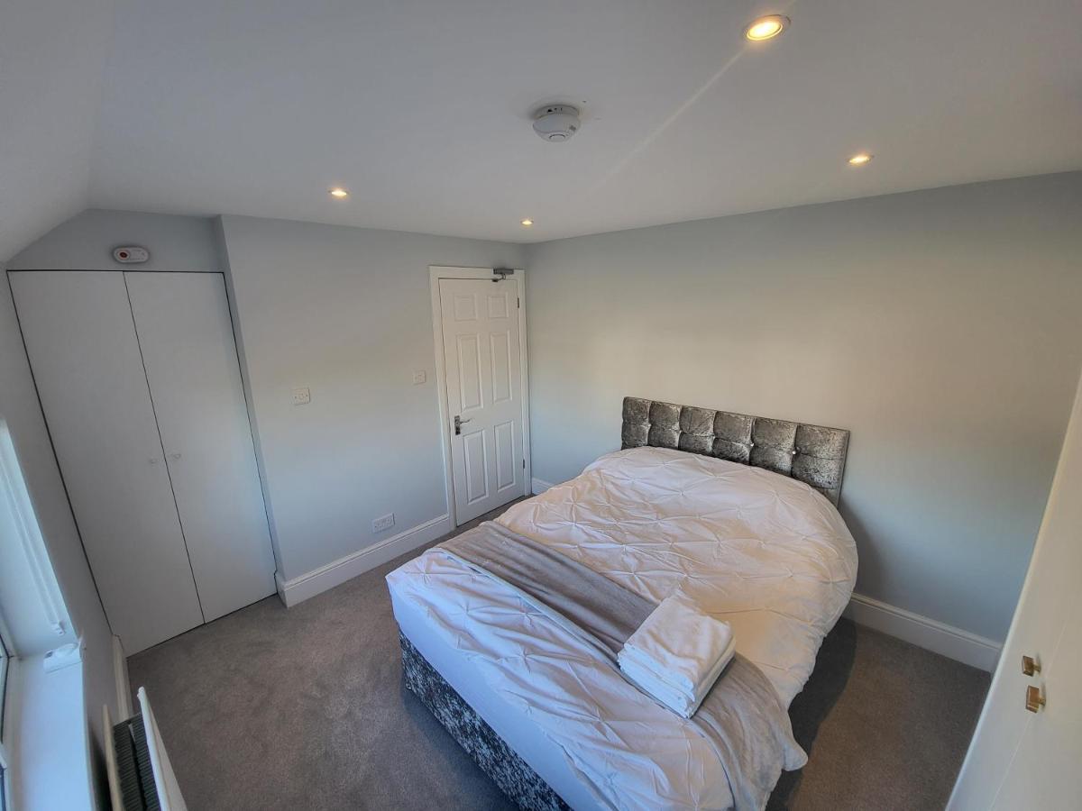 High Spec Large 6 Bedroom House!