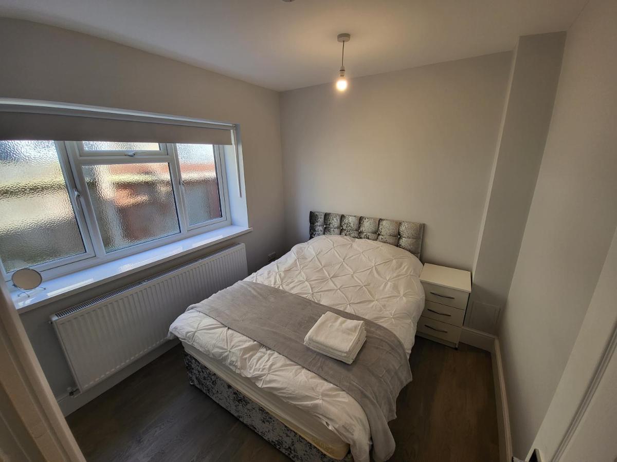High Spec Large 6 Bedroom House!