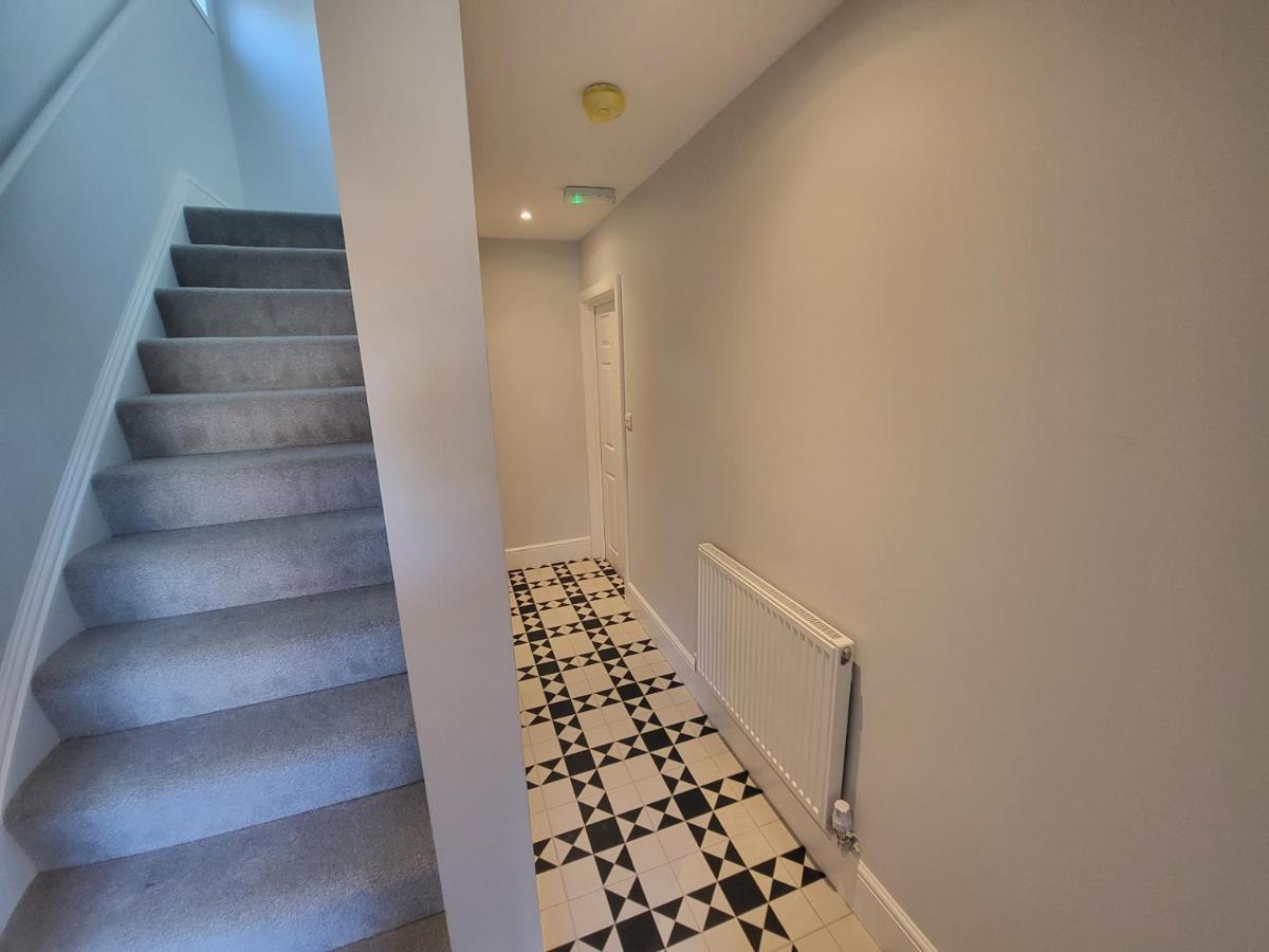 Apartment High Spec Large 6 Bedroom House! *