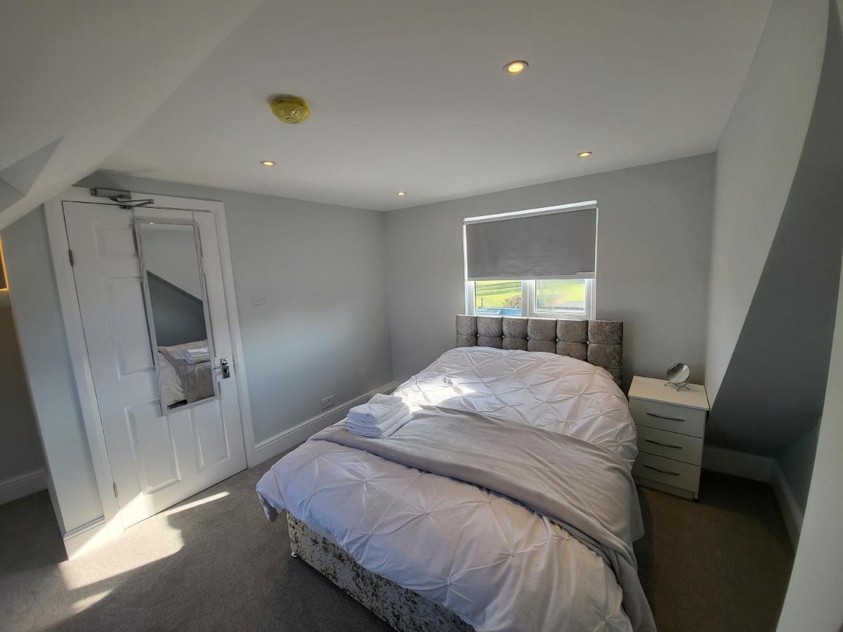 High Spec Large 6 Bedroom House! Kingston upon Thames (Greater London)