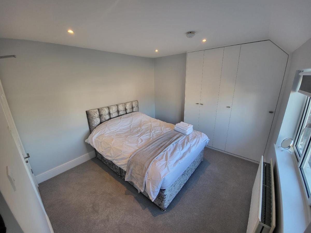 High Spec Large 6 Bedroom House! Apartment *