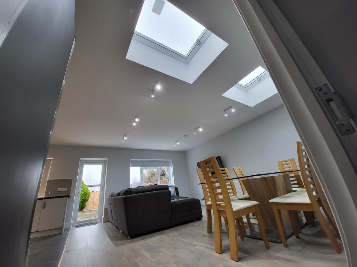 High Spec Large 6 Bedroom House! * Kingston upon Thames (Greater London)