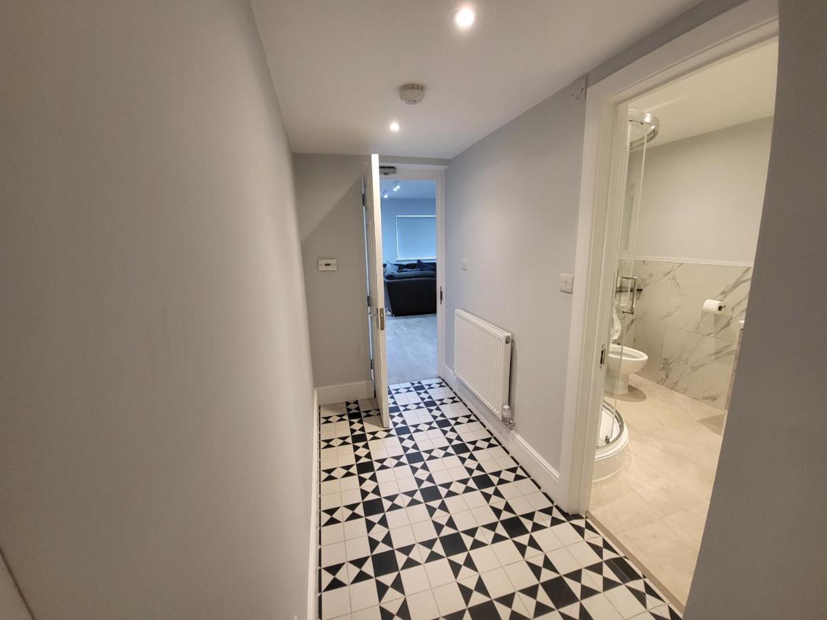 High Spec Large 6 Bedroom House!