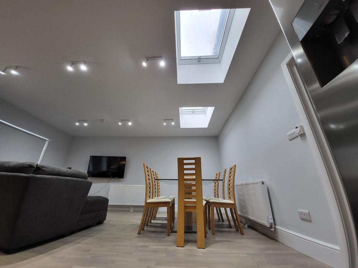 High Spec Large 6 Bedroom House! Kingston upon Thames (Greater London)
